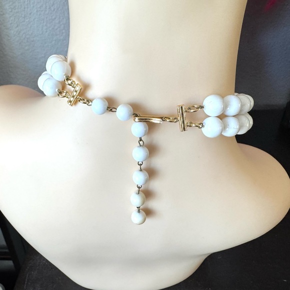 White Floral Beaded Choker Necklace - Picture 7 of 8